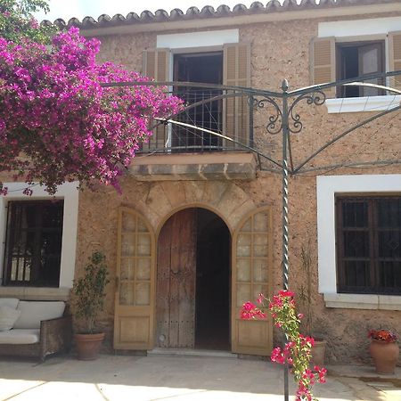 Residencial Rustic Lau Hostel Palma de Mallorca Exterior photo